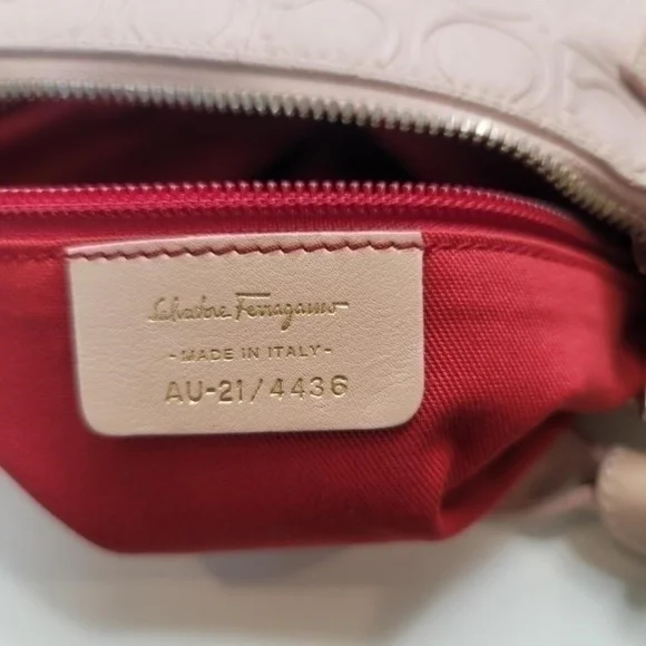 VINTAGE Salvatore Ferragamo Gancini shoulder bag pink/ beige Y2K - Picture 12 of 12